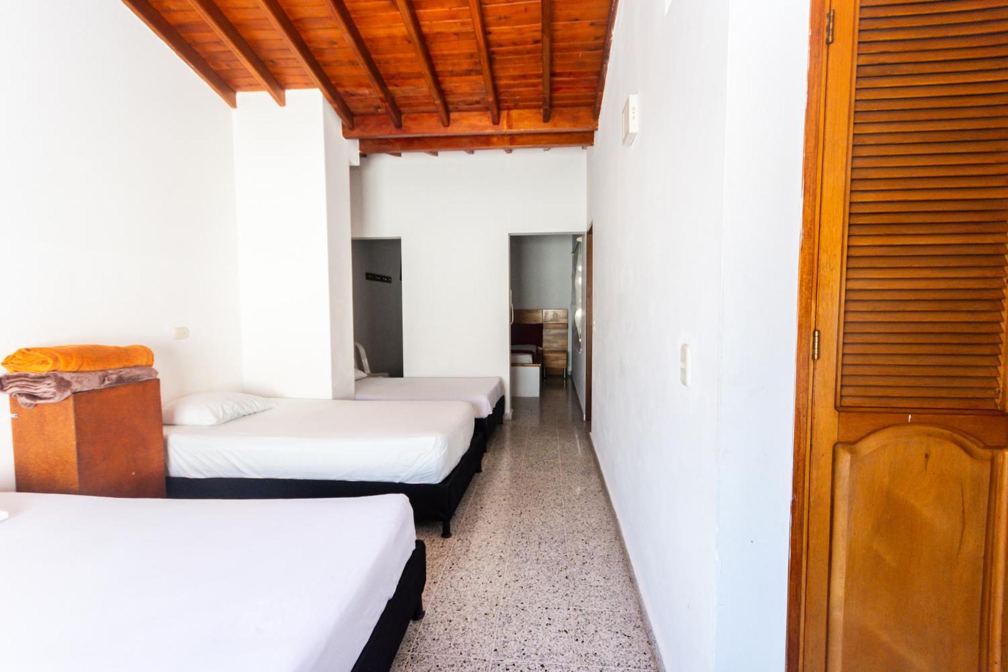 Hotel Bicentenario Рионегро Екстериор снимка