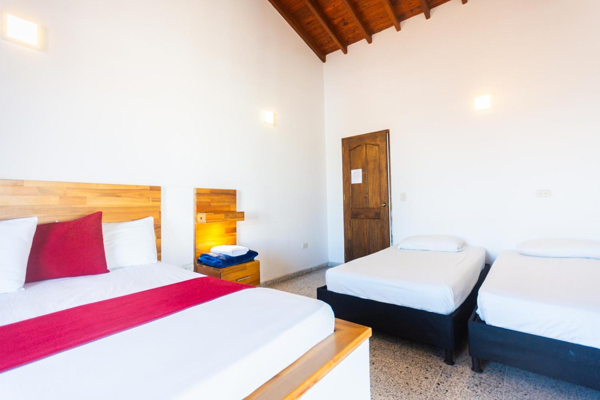Hotel Bicentenario Рионегро Екстериор снимка