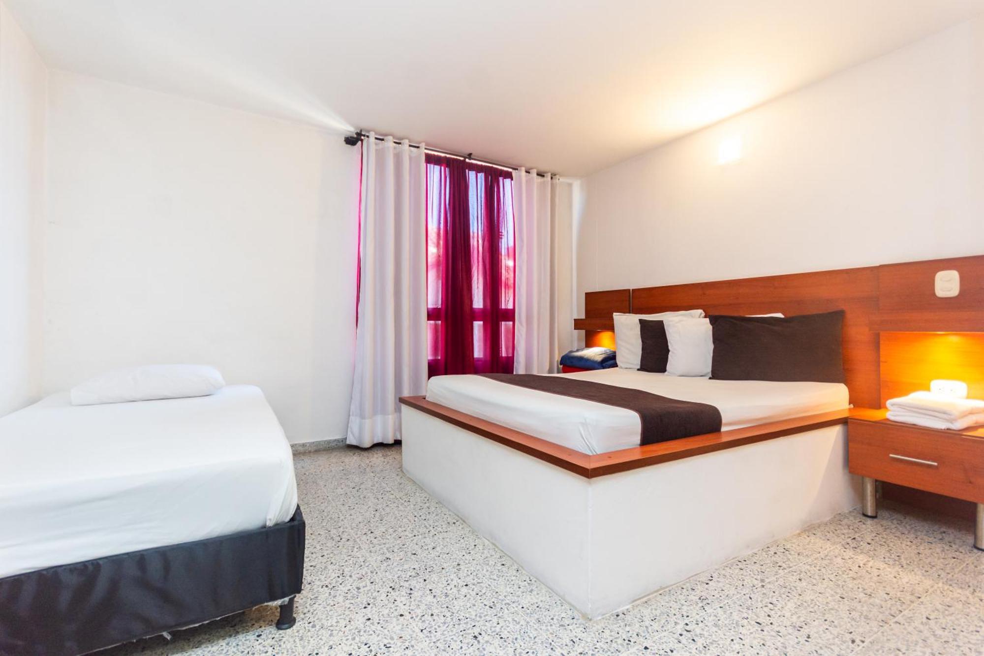 Hotel Bicentenario Рионегро Екстериор снимка