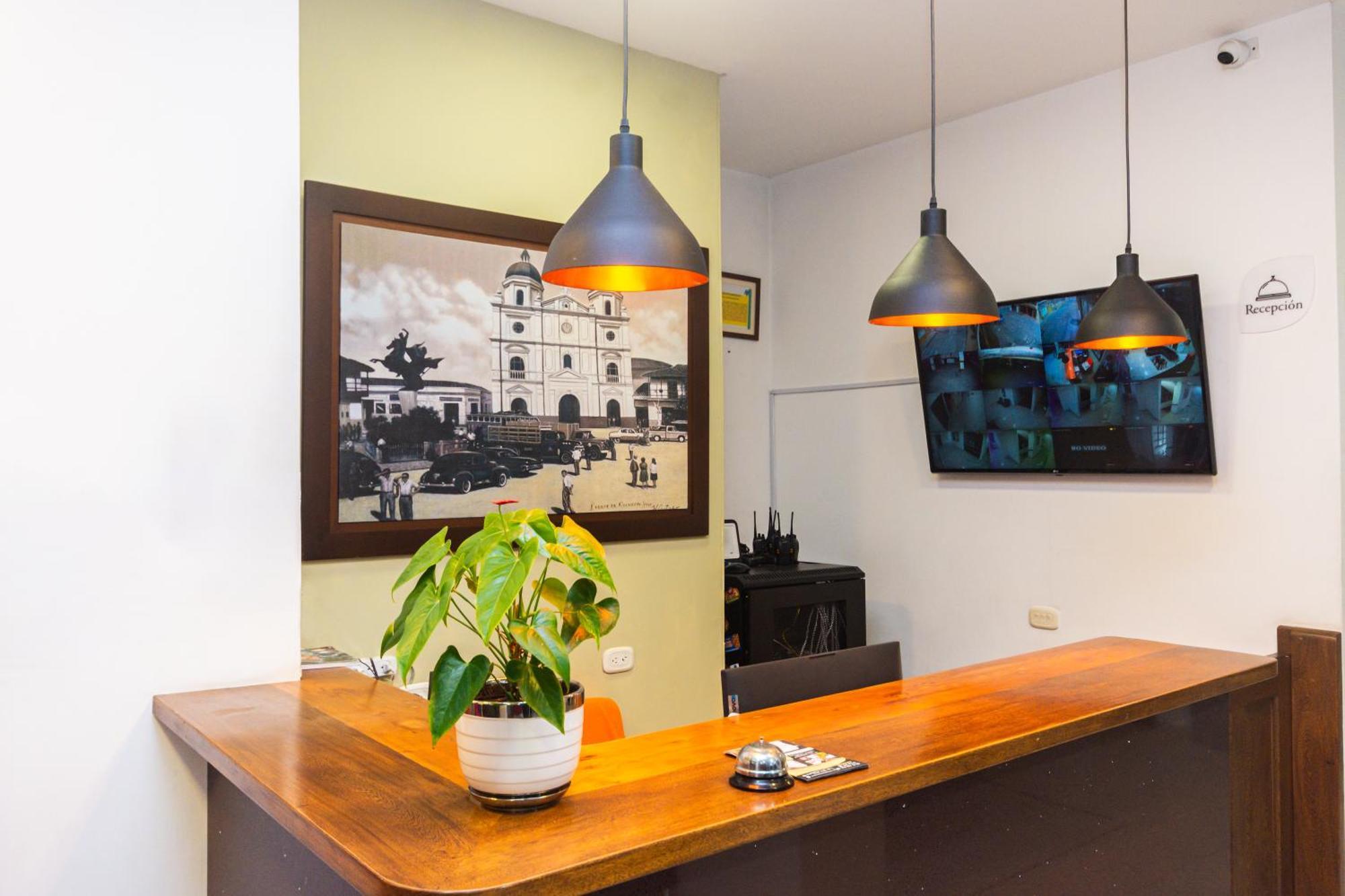 Hotel Bicentenario Рионегро Екстериор снимка