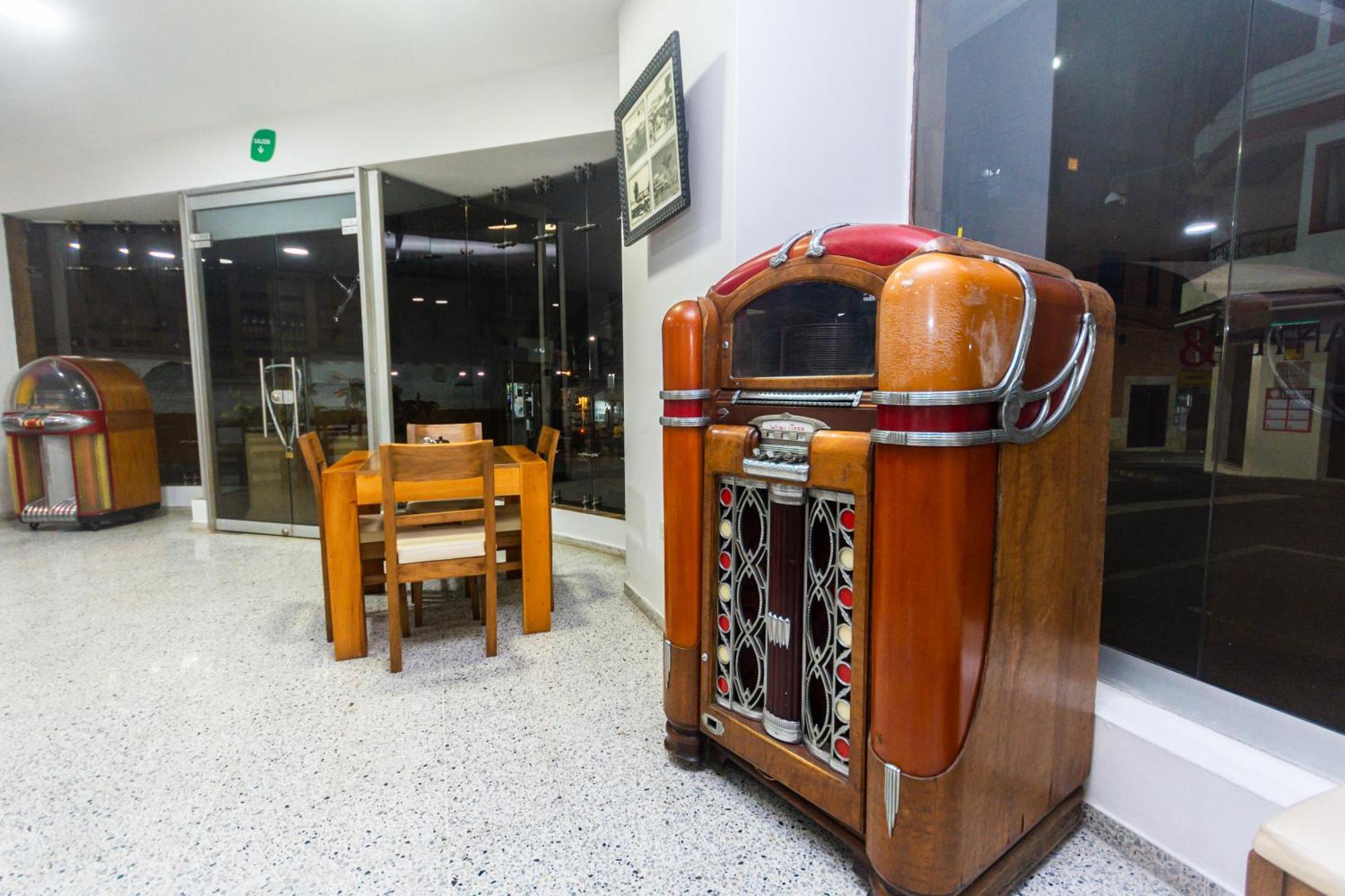 Hotel Bicentenario Рионегро Екстериор снимка
